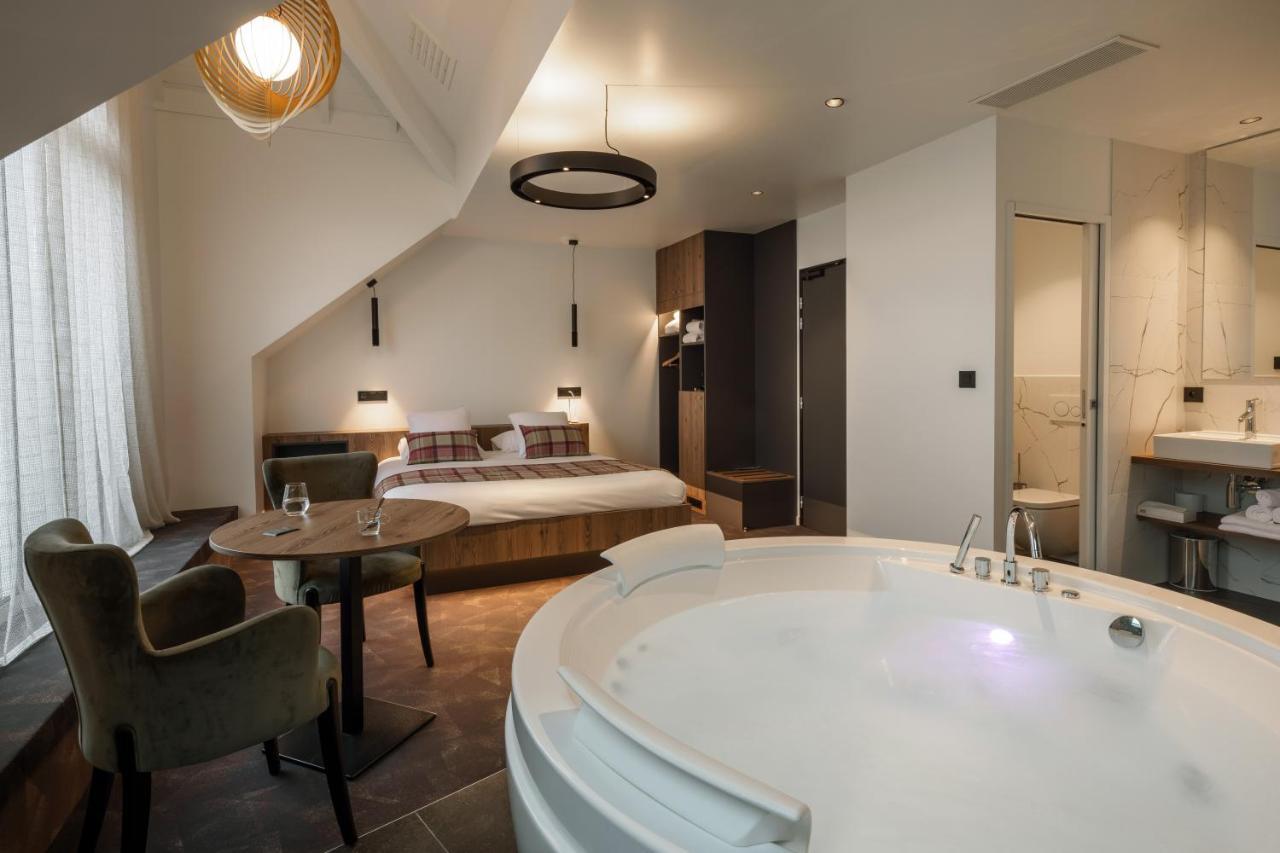 Logis Hotel Parenthese, Restaurant & Spa Chille Exterior photo